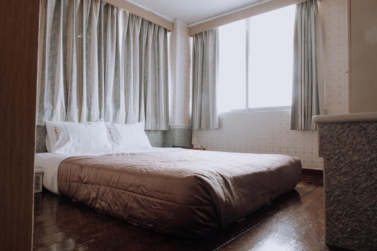 Tong Hsin Hotel Pingtung Exterior photo